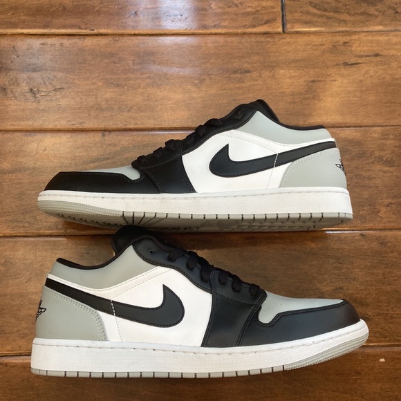 Air Jordan 1 Low 'Shadow Toe' - Picture 7 of 12